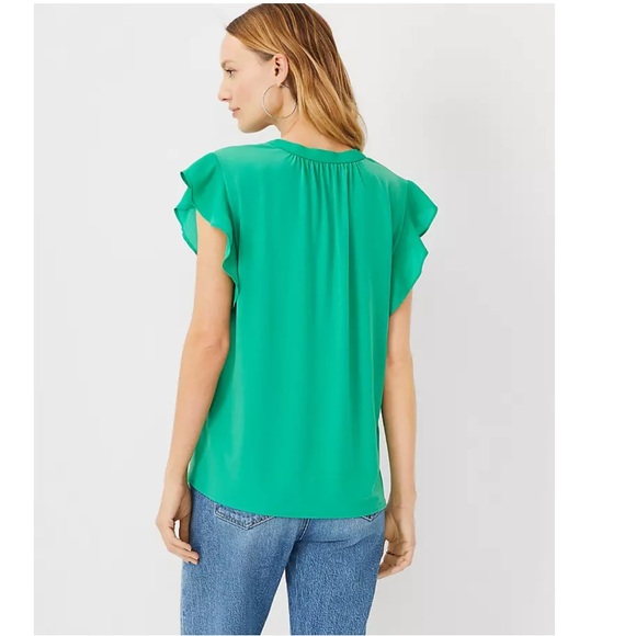 Ann Taylor Keyhole Flutter Sleeve Crepe Blouse Career Kelly Green Small - Picture 2 of 10